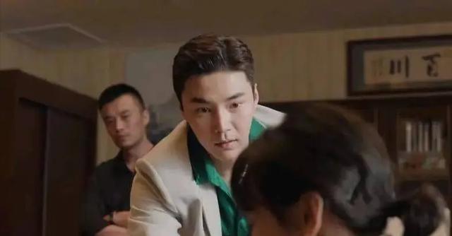 又一“谋女郎”上线，这次，74岁张艺谋让世界再次“刮目相看”！