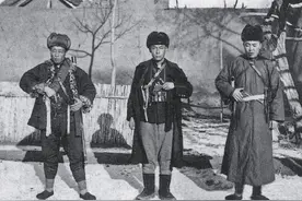 吃软打硬、躲红畏顶：胡子砸窑往事，枪法普遍烂，肚皮上打牌争人图片