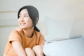 女性46岁绝经和56岁绝经，哪个更危险？超过这个岁数，或催生2种癌症图片