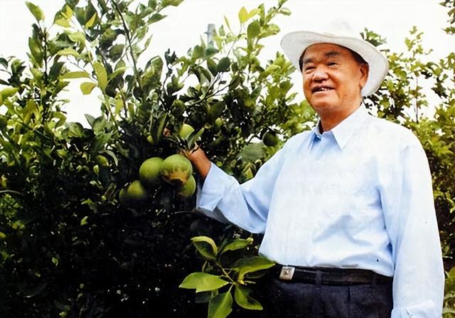 他是华国锋的接班人，有着怎样的经历