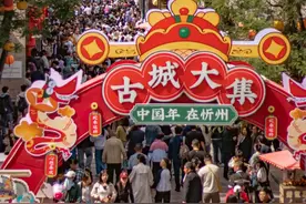 我市“五一”假期累计接待游客204.48万人次，6个重点监测景区累计接待游客89.71万人次，同比增长28.8%图片