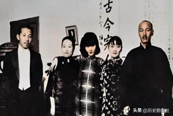 91岁于凤至美国豪宅留影，满头白发面容消瘦，苦等张学良50多年