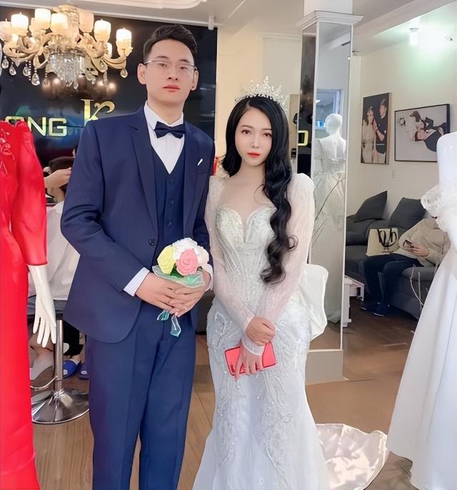40岁男子网恋奔现四川31岁女子当天就同居 男子：太能折腾！