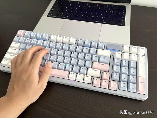 200多元入手客制化机械键盘，雷柏V700DIY-98机械键盘是真的香