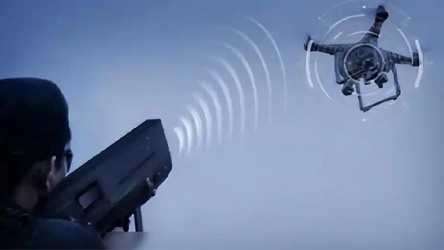 迷你导弹改写规则！5万美元拦截2万无人机	，战争烧钱游戏迎新玩法