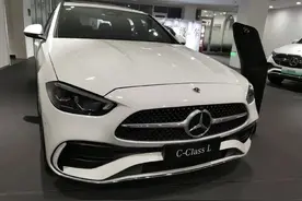 原来不敢想的奔驰帮你实现了，奔驰C级降价后性价比太强了！图片