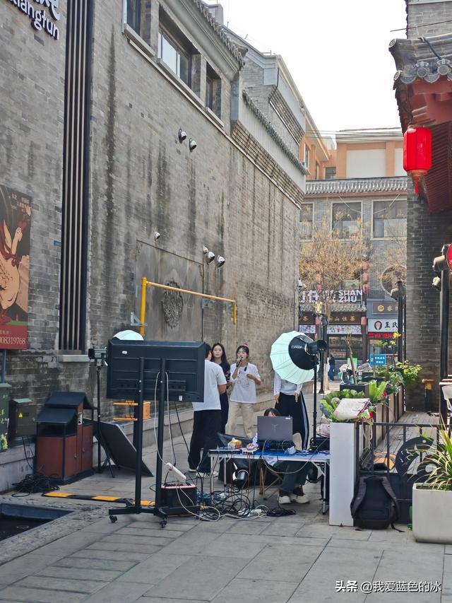 参观临沂市沂州里。城市里就应该多一些这样让市民吃喝玩耍之地