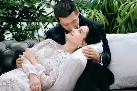 网友曝何超莲窦骁分居，二人只办婚礼没登记，因利益问题陷入冷战图片