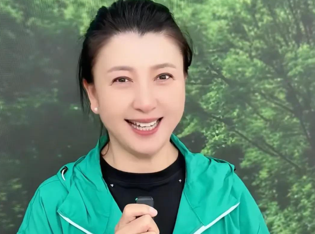 闫学晶前脚道歉	，人民网就出手！呼吁彻查到底，更严重的还在后面