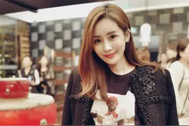 初代网红韦雪：从月入四百到手握九亿，逆天改命她只用了一招。图片