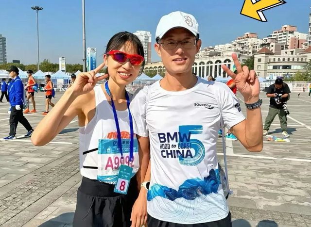 马拉松“最快女护士”张水华辞职后携老公直播秀恩爱，称白岩松是自己恩人，辞职前有编制	，暂时无带货计划