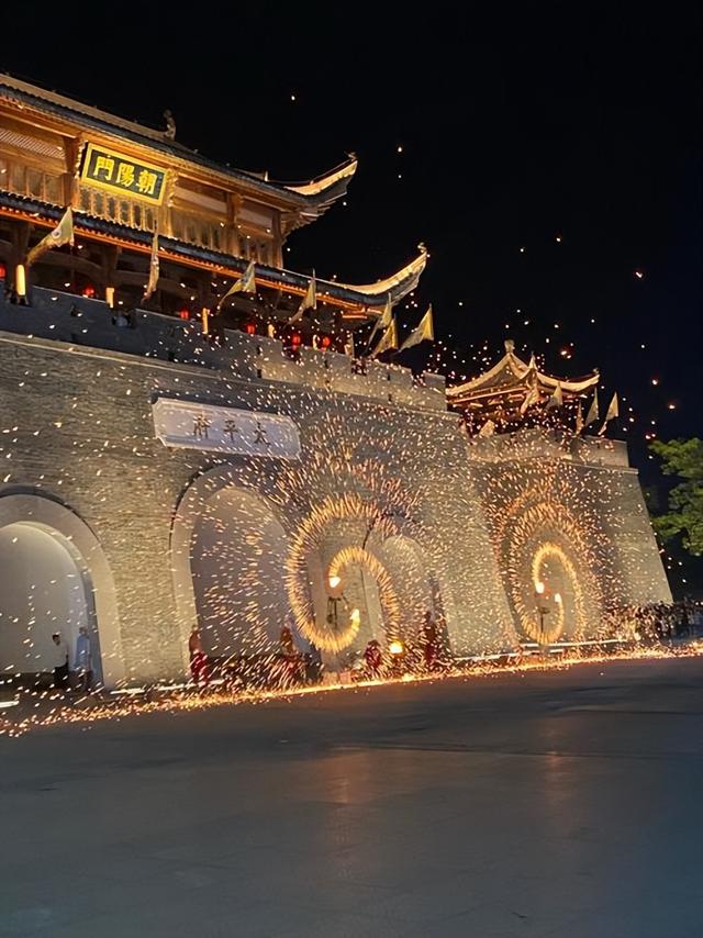 中越边境藏着比桂林更壮观的山水，现在去的人还不到1%