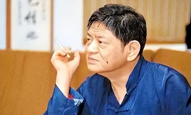 100多位情妇，包养费上亿元，9女同床却落得个凄凉下场、人财两空