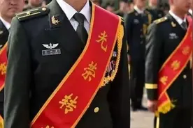 军官转业都是公务员吗？为什么有人愿意放弃公务员身份？图片