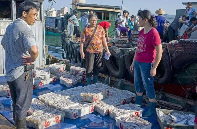 日本政府决定！打算抛售7万亿日元中国国债，打击中国经济？