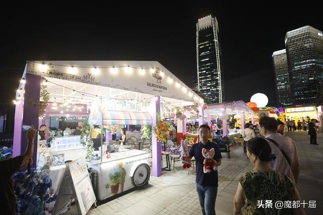 周边商场瞬时客流破纪录！上海国际光影节点亮消费新场景