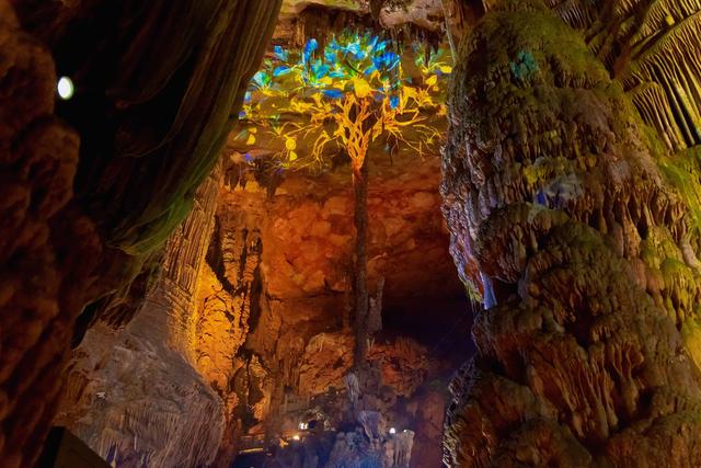 五一假期玩转银子岩：财神狂欢季+光影溶洞焕新喜迎游客