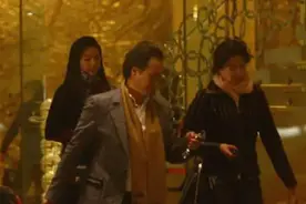 娱乐圈4位女星“干爹”：前三位还好说，最后一位让“女儿”怀孕图片