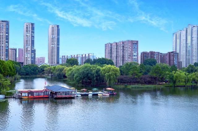 在西双湖，遇见水晶之都的“另一面”