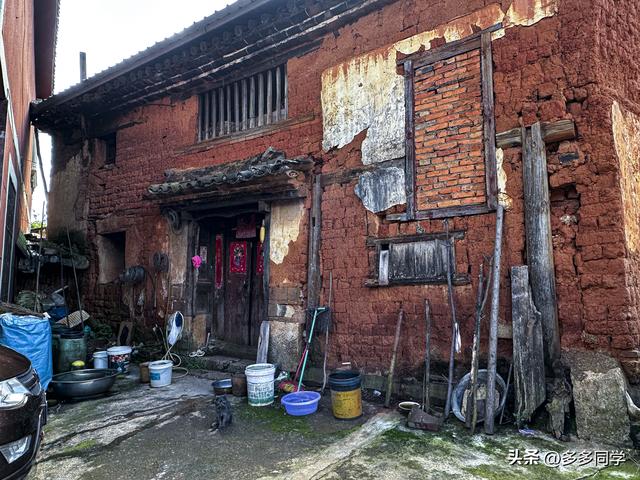 寻访梁王山脚步哨村，明代哨兵后人，守护着怎样的老宅历史？