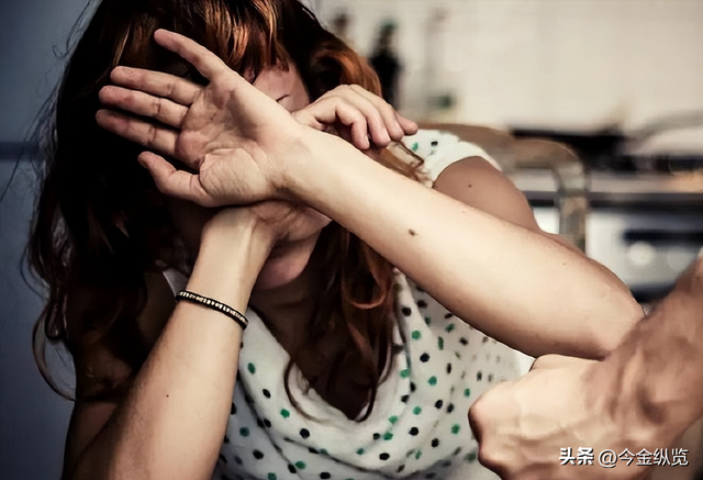 同居即"家庭成员"！她用生命换来法律大招，未领证暴力也能判家暴