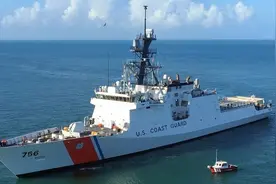 戳破美国“窗户纸”，055大驱抵近阿拉斯加，美国海军玩“失踪”图片