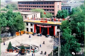 听曹老师讲二四七厂过去的故事图片