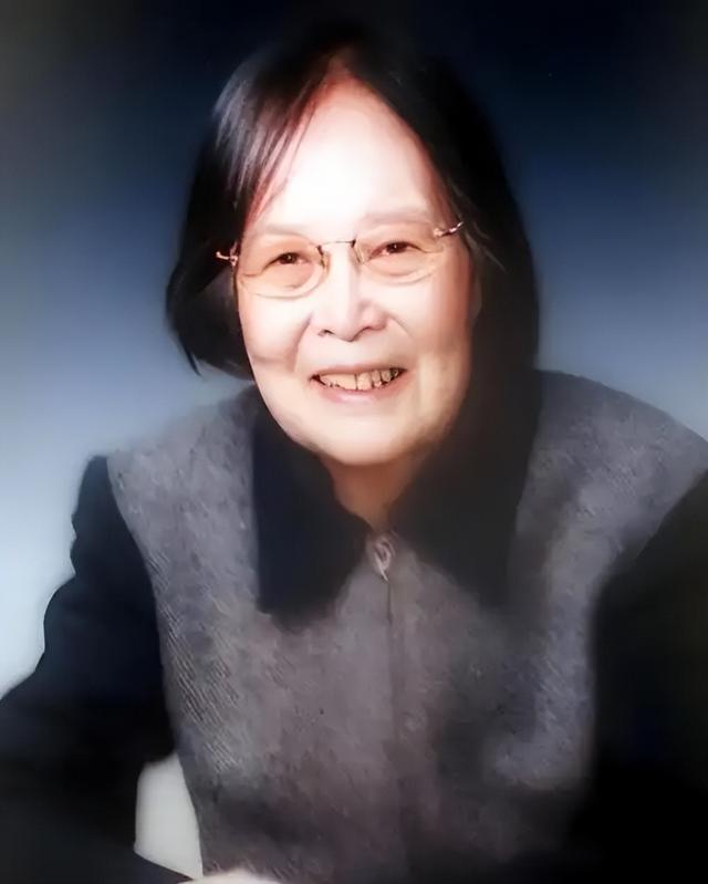 傅作义接到兵败电报	，突然问女儿：你是毛泽东还是聂荣臻派来的