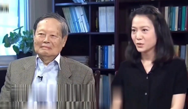 严查祖上三代！杨振宁去世仅5天，恶心的一幕出现！还得官方出手