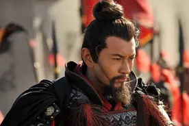 杭州岳飞墓前曾跪着五人，为何如今只剩了四个，少的那个人是谁？图片