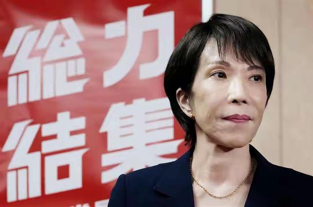 迟迟等不到北京贺电后，高市早苗公开道歉，日本社会面临巨大难题