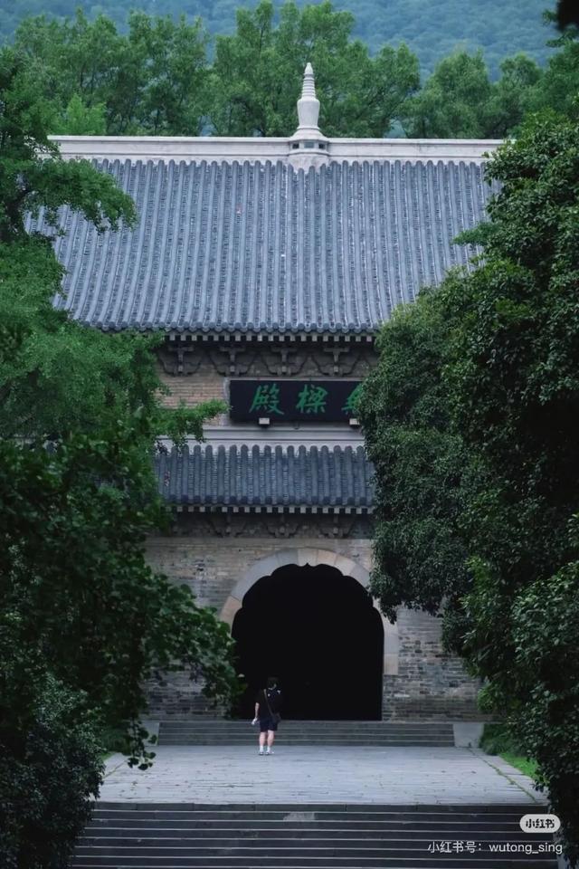 南京灵谷寺：南朝四百八十寺，多少楼台烟雨中