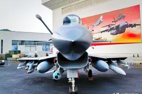 航程严重不足，挂载能力有限，歼10战机，到底如何升级？图片