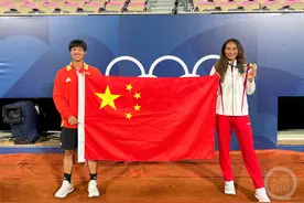 郑钦文陪练讲述夺金背后故事：赛前扮对手出“模拟题”，投入大商业运作成功图片