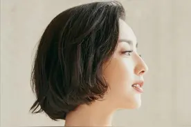 佟丽娅~身着长裙干净素雅 、胸洞大开秀傲人好身材！图片