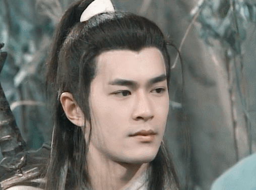 鼻子是五官之首太影响颜值了，这8位明星都败给了一个“丑鼻子”