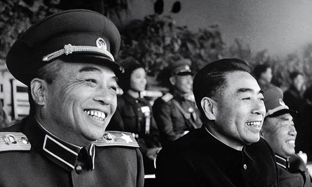 1987年一老妇参观彭德怀故居，工作人员请她题词，她立马说出20字