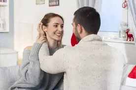 男女关系不正常，一般都有这十个破绽，外人一眼就能看出来图片