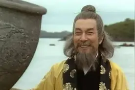 在沙河水库，黑颈鸊鷉“轻功水上漂”图片