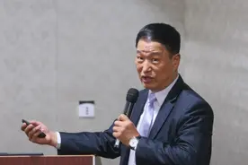 解放军围台军演后，台退将预测收台之战，台军最多能撑96小时图片