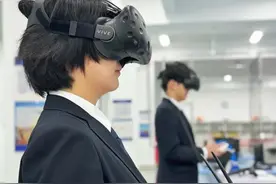 女主播说，山东航空学院被严重低估了，毕业就带编，这是真的吗？图片