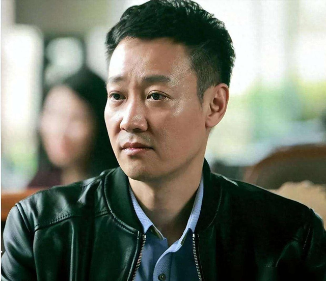 李乃文也没想到，朱媛媛离世仅半年，辛柏青已经走上了另一条路