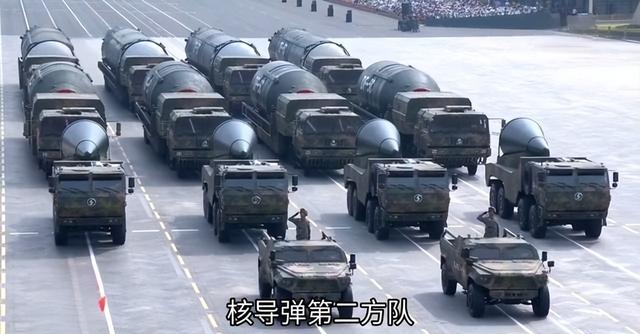 中国阅兵震出内外反华势力，西方精神胜利法：武器强但不如美国