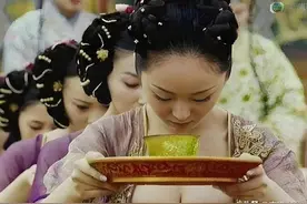 古代富人家的奶娘，除了给小主人喂奶外，还有一项令人难堪的职责图片