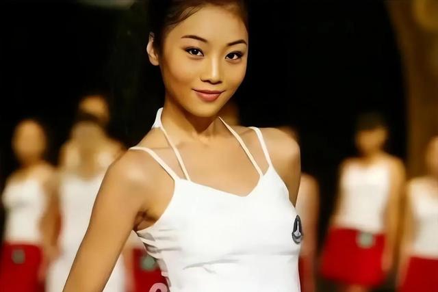 买精子生、痛恨男人、生下混血三胞胎的山东富婆曝光，现状如何？
