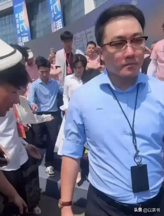 离开董明珠，王自如自曝欠债一个亿，李嘉诚说的话含金量还在上升