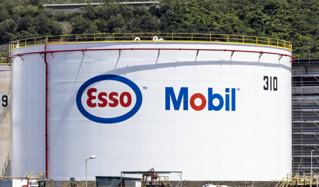 明抢5000万桶石油后	，特朗普转头才发现，中国连一桶都不肯买了