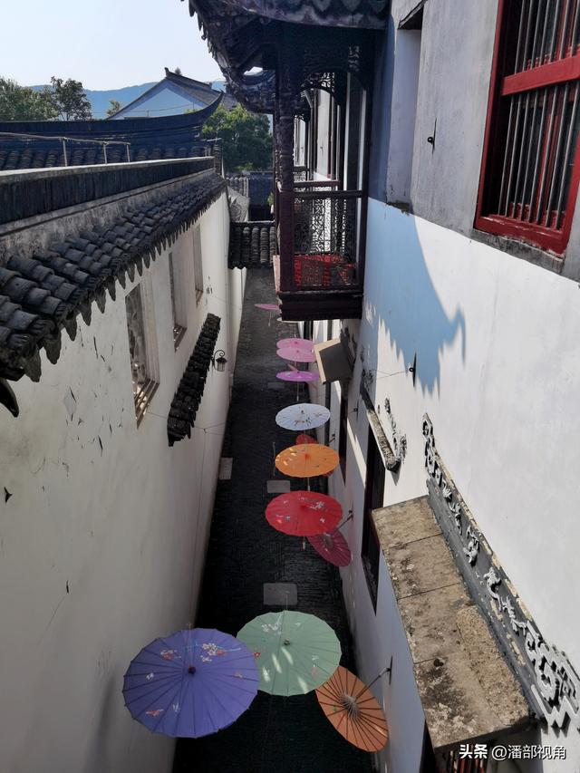 走进苏州东山雕花楼