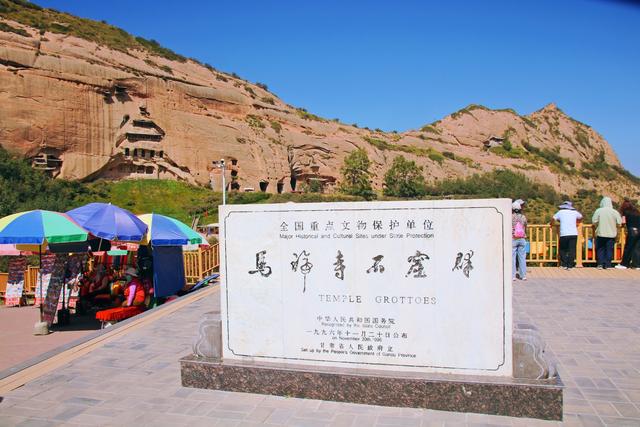 张掖马蹄寺石窟群，开凿于十六国北凉时期，是祁连山下的佛国秘境