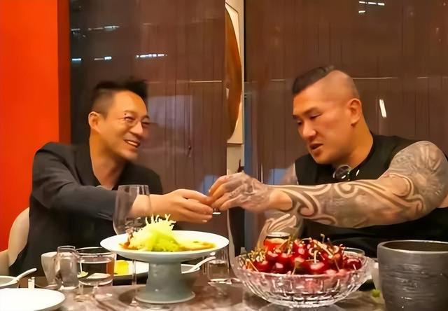 没想到，再婚半年的汪小菲，因台湾馆长的一番话，实现口碑暴增